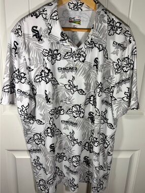 Chicago White Sox Men's White Floral Button-Up Shirt